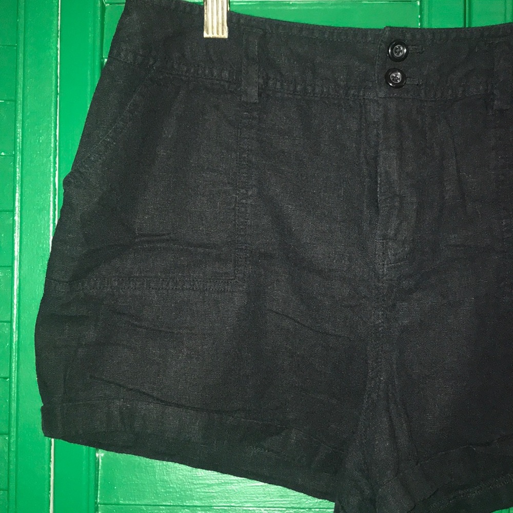 Black shorts - Picture 2 of 5